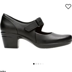 HOST SPECIAL Clarks Emslie Wide Width Leather Mary Jane
Size 9.5